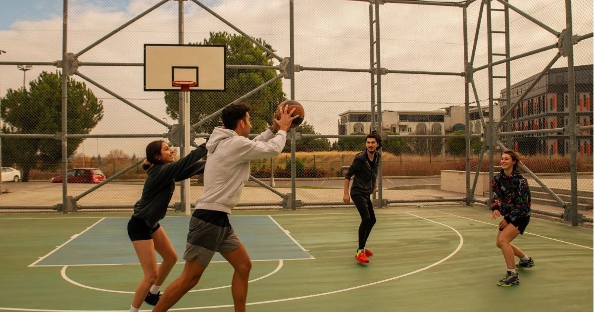 6 Giovani Atleti che Ridefiniscono lo Sport